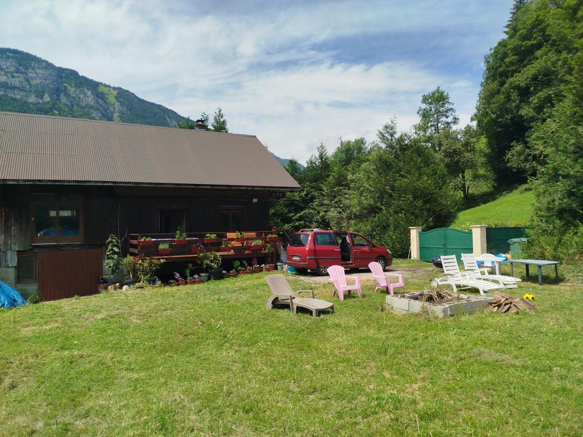 Chalet 8 Personnes + Grand Terrain Et Riviere Entremont Dış mekan fotoğraf
